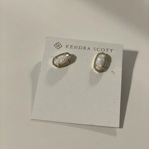 Kendra Scott earrings never worn